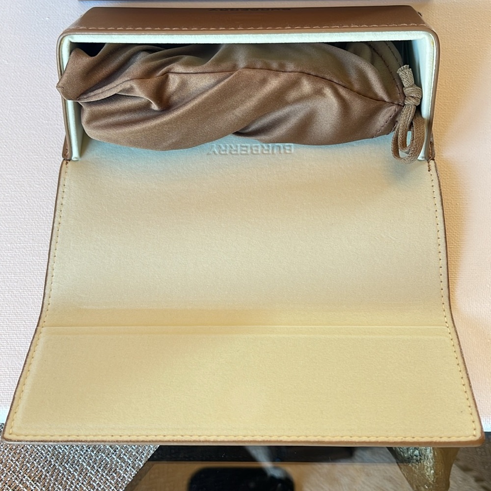 NIB BURBERRY SUNGLASSES 47-25-140 MADE IN ITALY - Picture 16 of 17